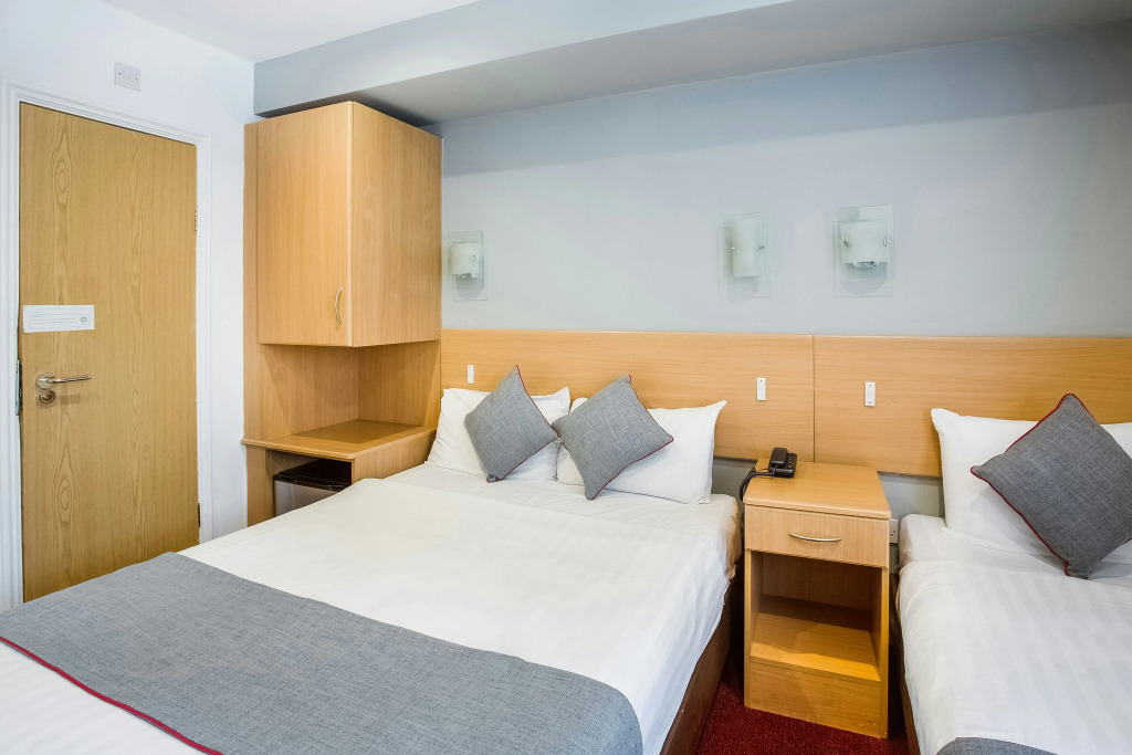 London Guest House by OYO - Acton