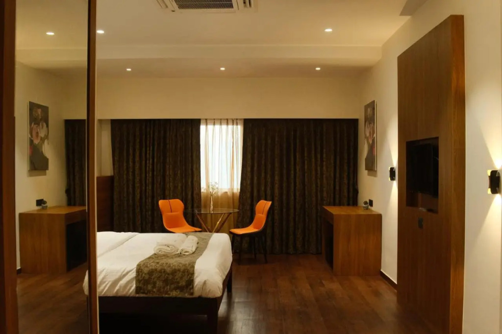 Sunstone Suites