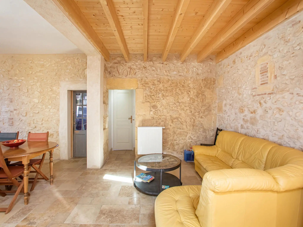 Cozy Bergerac Haven w Pool
