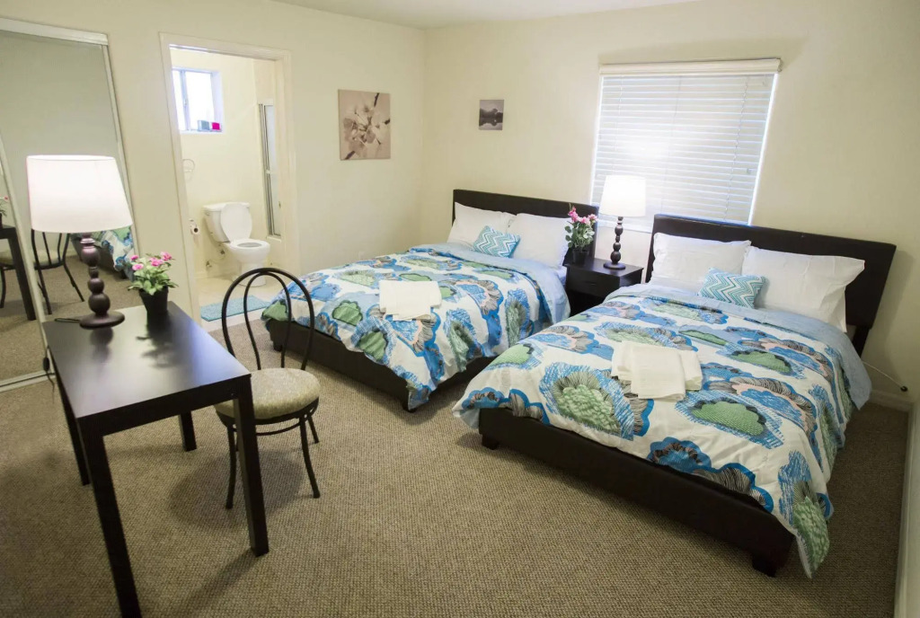 Downtown LA Luxury Two Bedroom Apartment