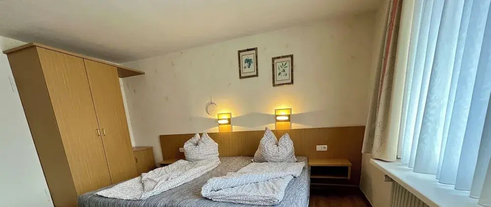 B&B Apart Hotel Goldener Hahn - Pool & Sauna, Frühstück