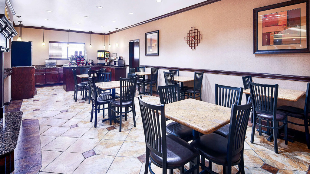 Best Western Plus Royal Mountain Inn & Suites