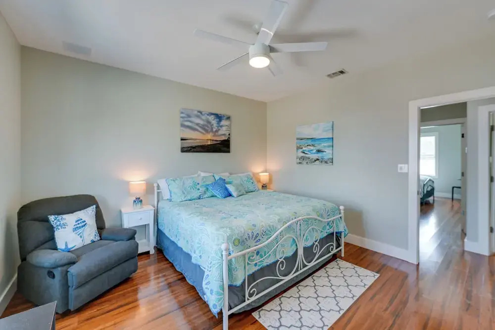 Bright, Modern Corpus Christi Condo: 2 Mi to Beach