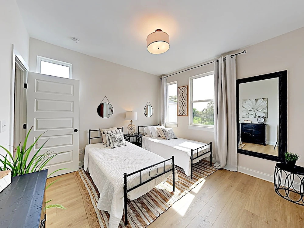 1737 Nashville - 3 Br Townhouse