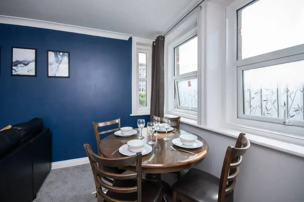 in Bournemouth With 2 Bedrooms and 1 Bathrooms