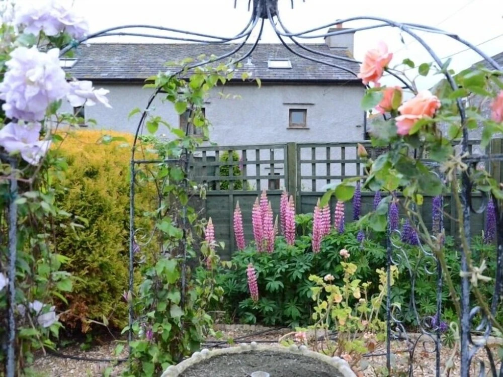 Greety Gate House