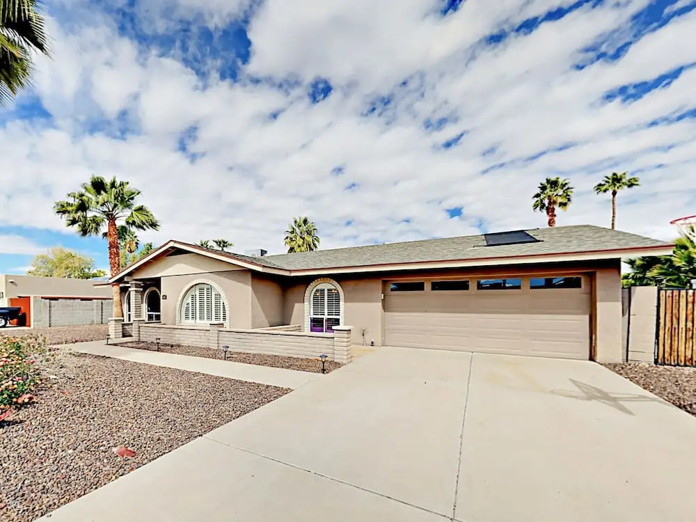 5630 E Waltann Lane Home 4 Bedrooms 2.5 Bathrooms Home