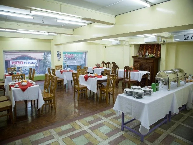Kaung Wai Hotel