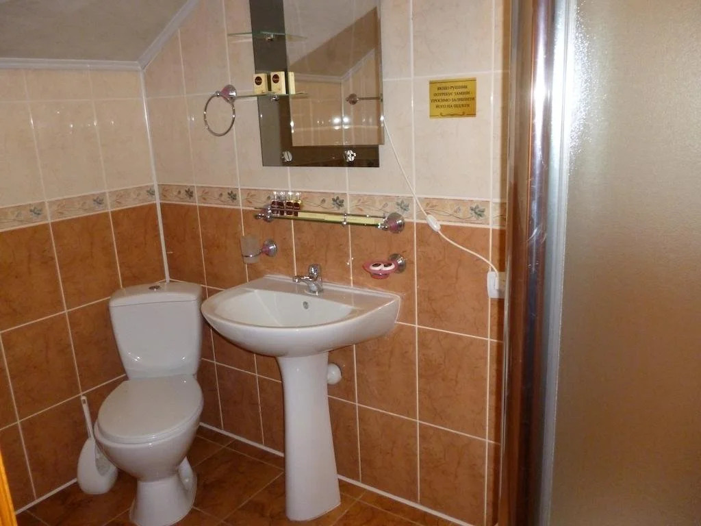 Erney Laz Hotel