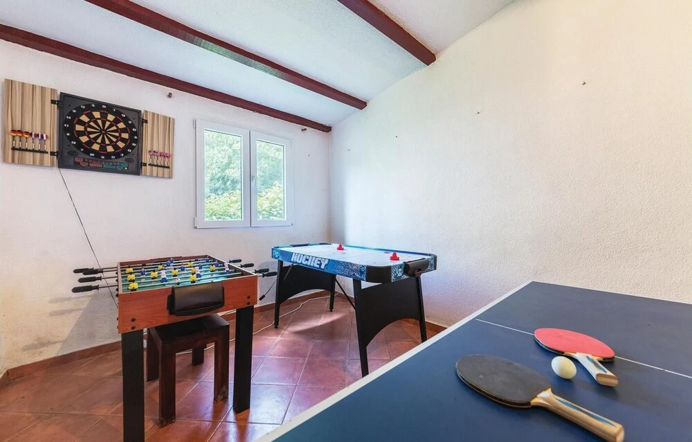 Lovely Home In Pula With Wifi