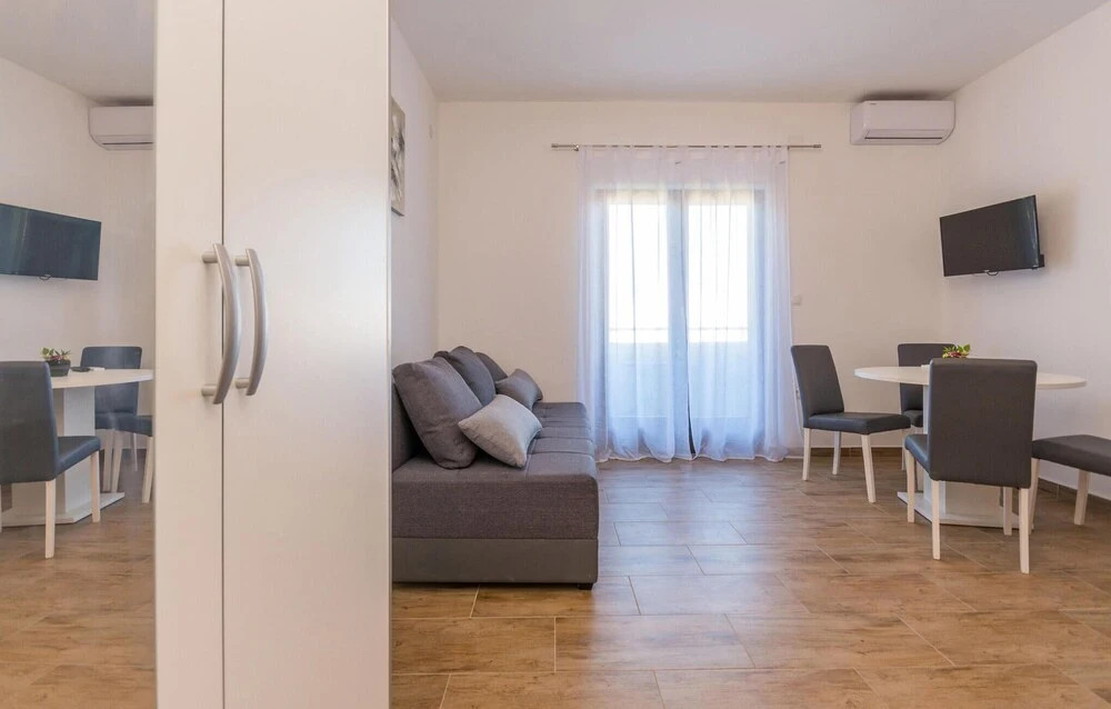Awesome Apartment in Biograd na Moru With Wifi