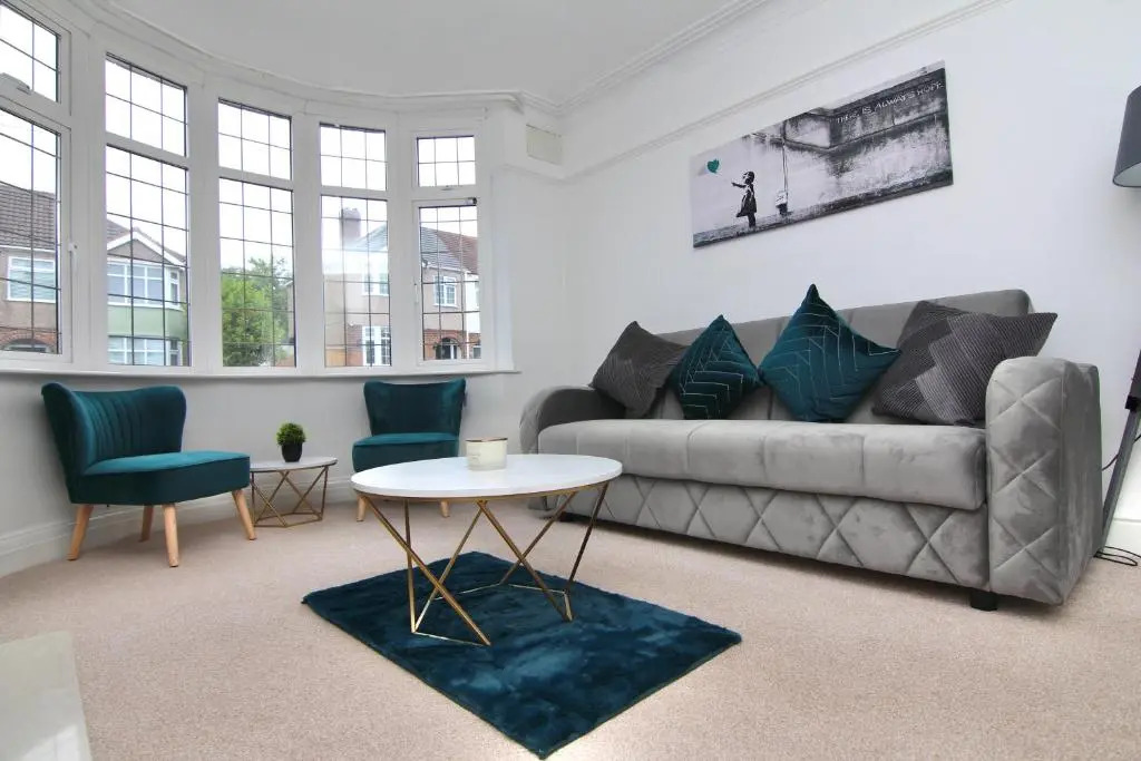 Seedfield House - Elegant Stylish Home