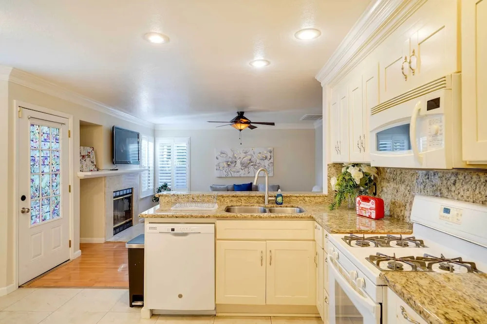 Bright Tracy Vacation Rental w/ Patio!