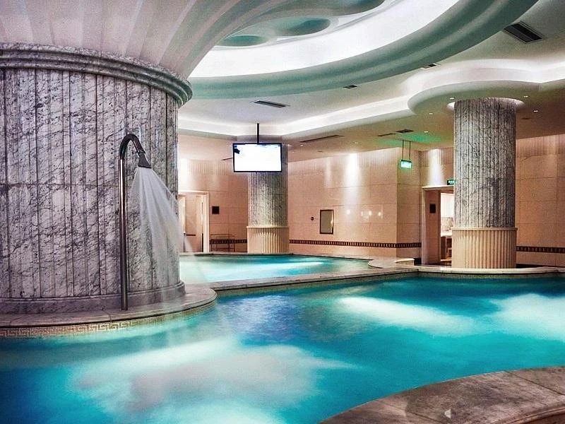 Noah's Ark Hotel