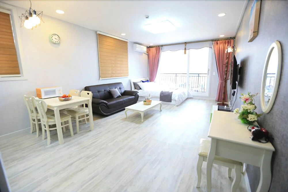 Buan Mohyang Crystal Pension