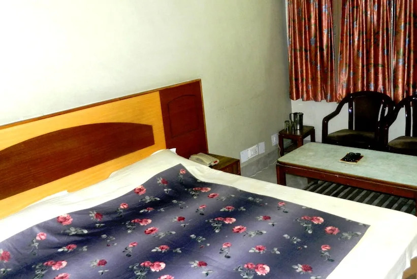 Hotel Yamini