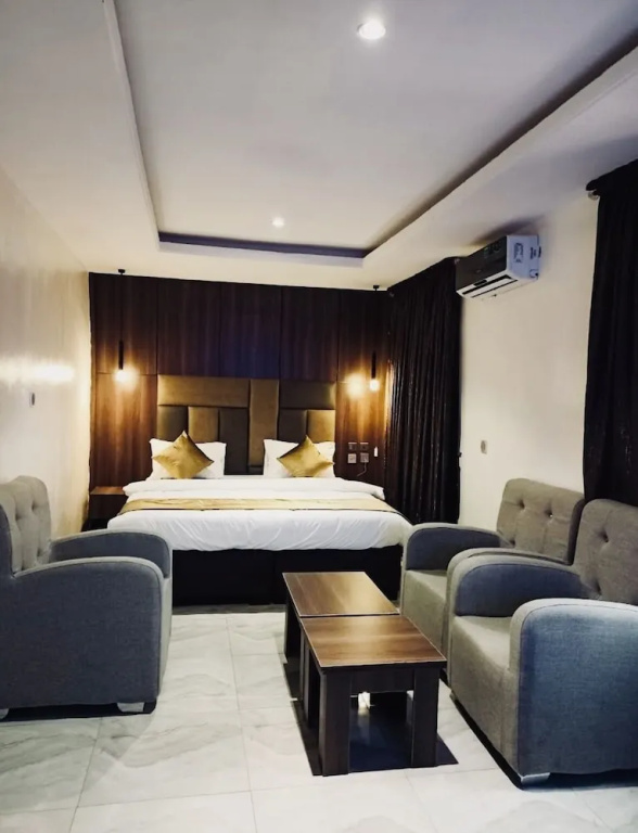 Boston Hill Resort & Hotel Ltd