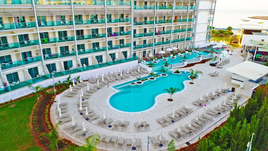 Asterias Beach Hotel
