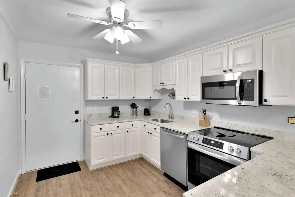 Hilton Head Hangout 2 BDR Resort Condo by Beach!