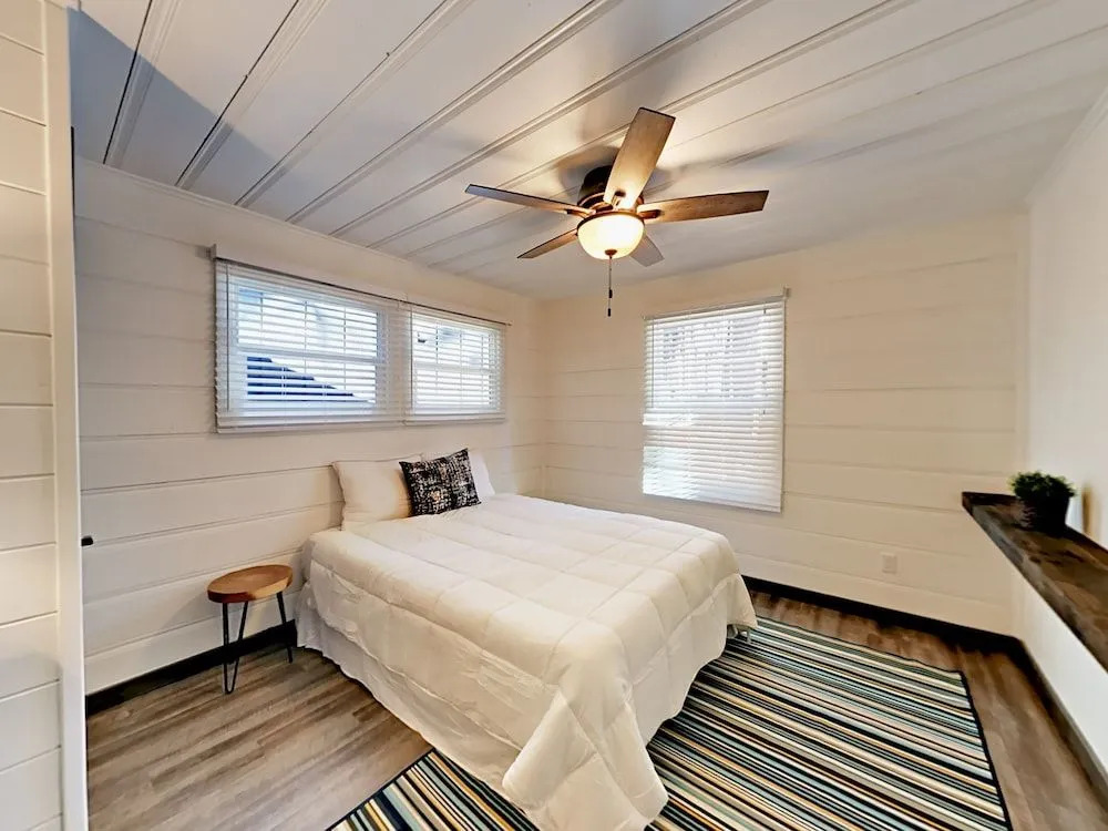 4093 Manzanita Ave Cabin Unit 4
