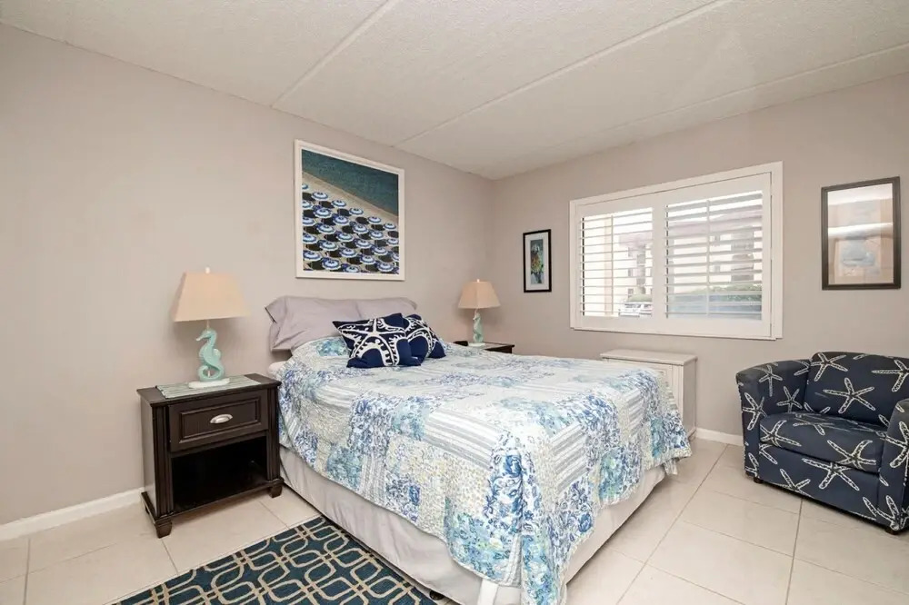 5112 Near Ocean 1st Floor SE