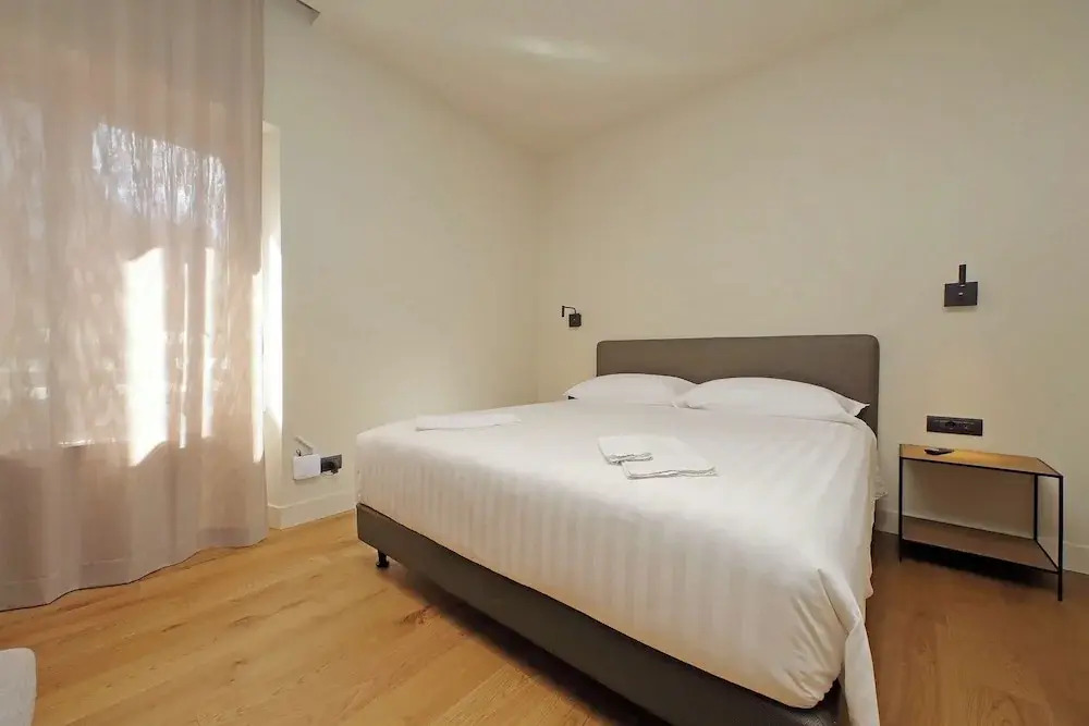 The Place Gallia - New Guesthouse San Giovanni- self check-in -near metro
