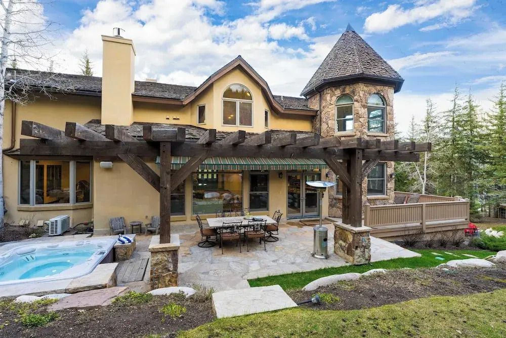 Cozy Edwards Retreat w/ Fireplace, Near Ski Resort Osprey Nest by Avantstay