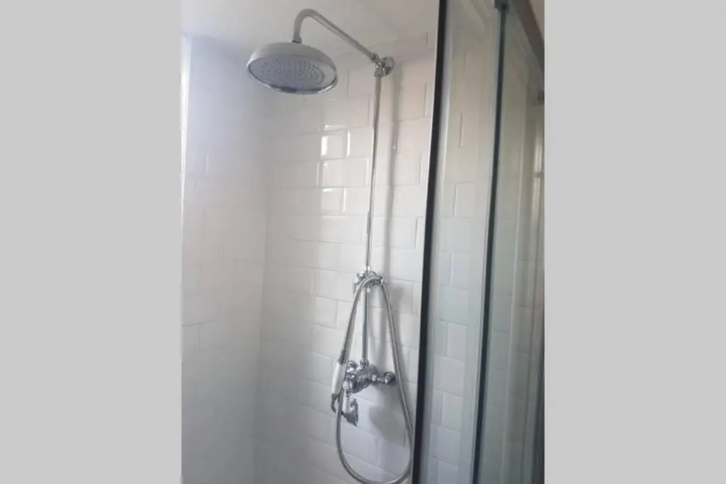 Lovely 2 Bedroom Flat Wifi Close to the beach