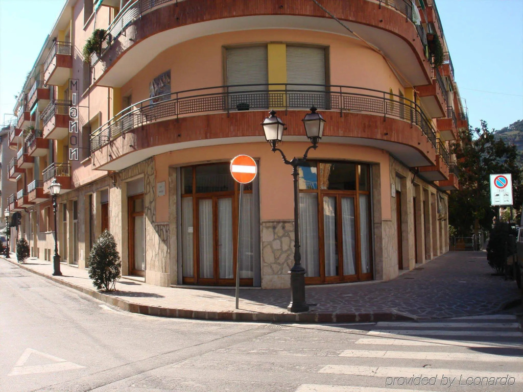 Hotel Mignon 50 MT DALLA SPIAGGIA E DALLISOLA PEDONALE