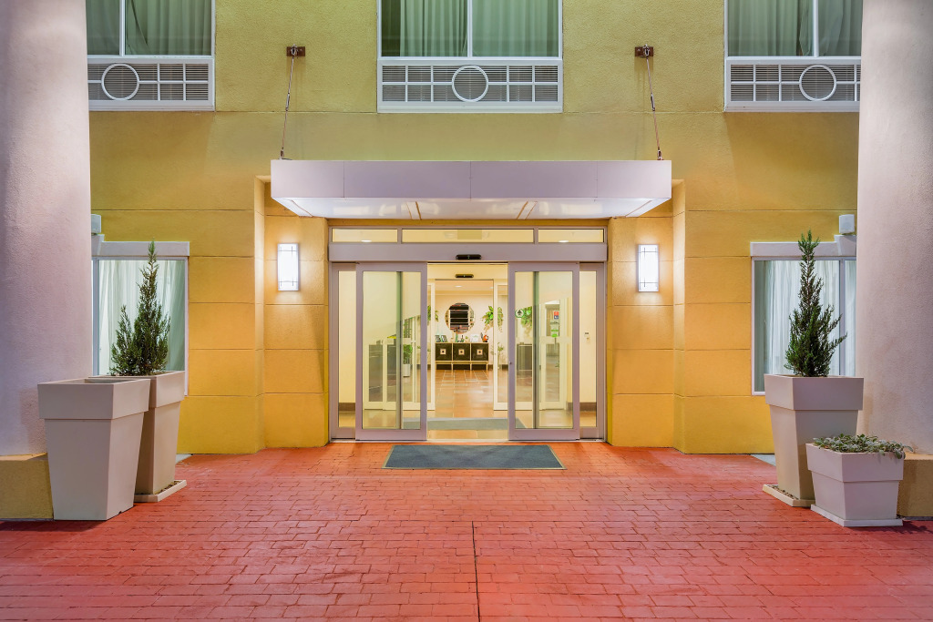 Holiday Inn Express and Suites Alpine by IHG