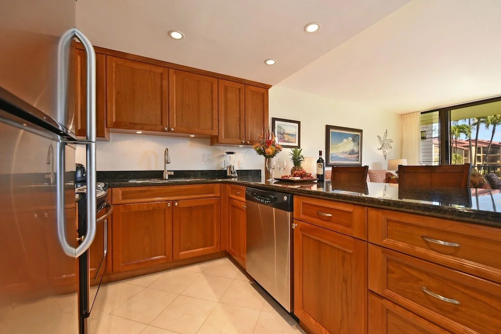 Papakea #e207 1 Bedroom Condo by RedAwning