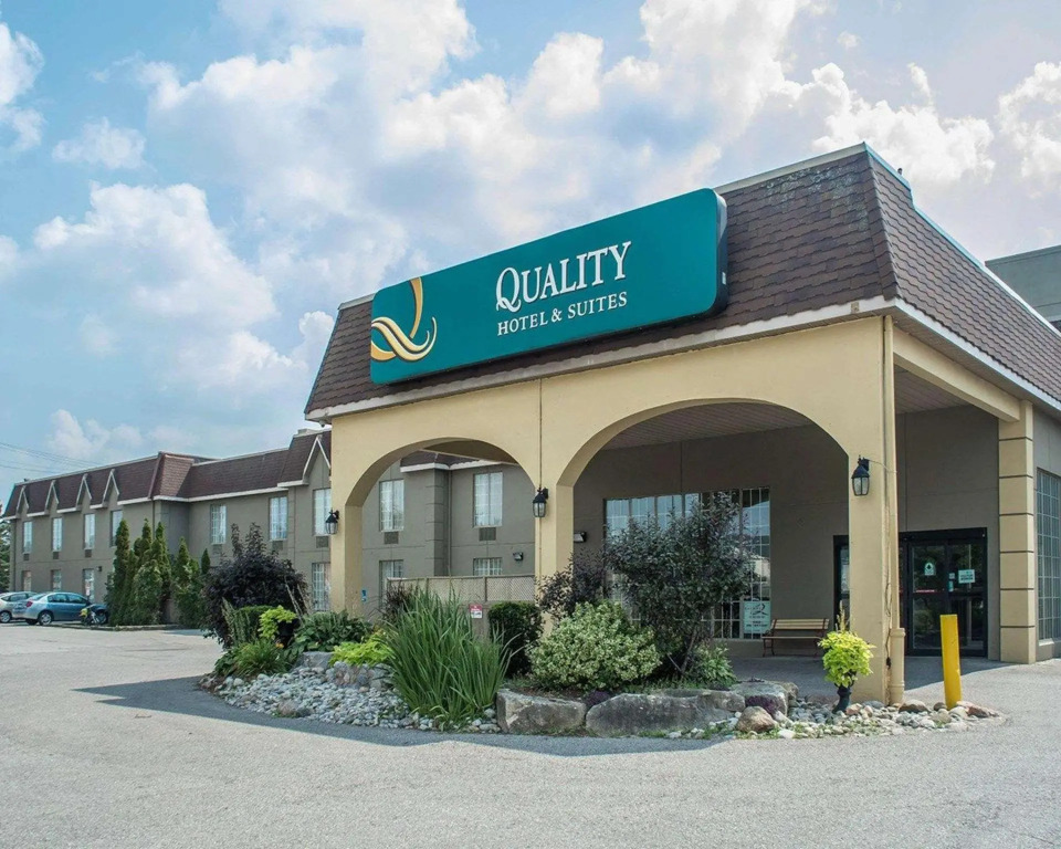 Quality Hotel & Suites