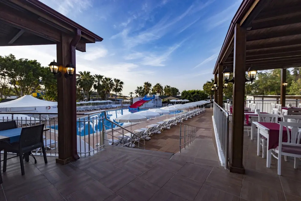 Grand Paradise Hotel