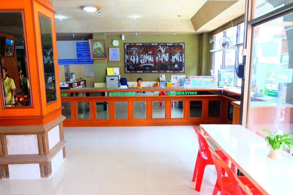 Thairungruang Backpackers Suratthani