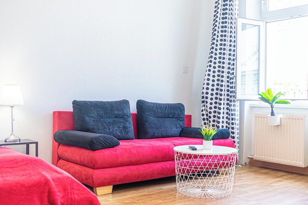 Stylish 2BR Apartment Long Stay for 5