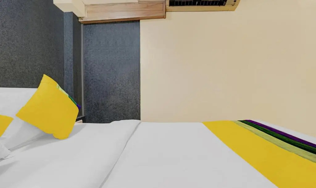 FabHotel Amber Crop Inn