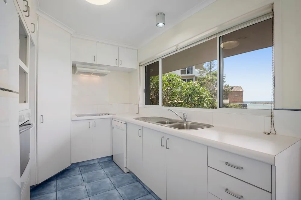 Kings Mariner Apt 14