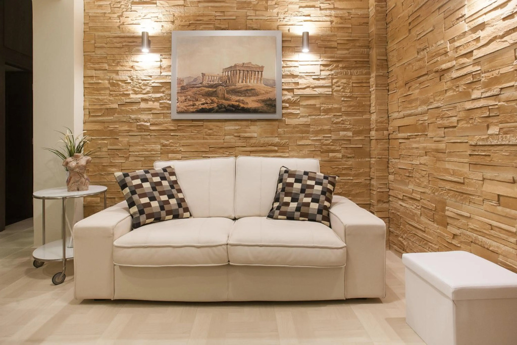 Pretty rooms with shared bathroom in Gold and Blue apartment in safe central area