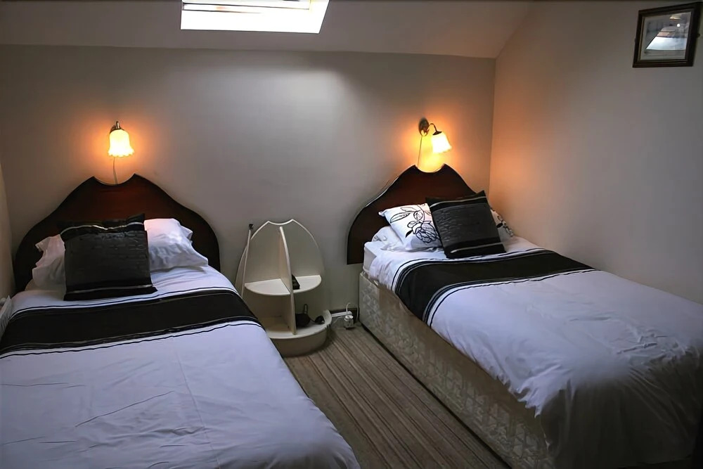 Woodview Lodge B&B
