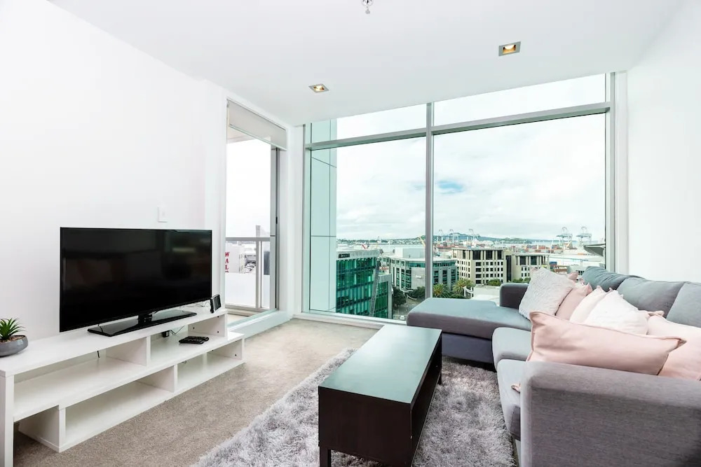 Harbour Views from Two Bedroom Beauty