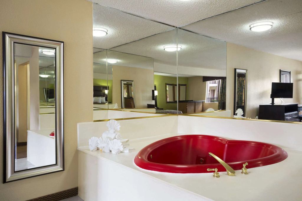 Days Inn by Wyndham Dallas Irving