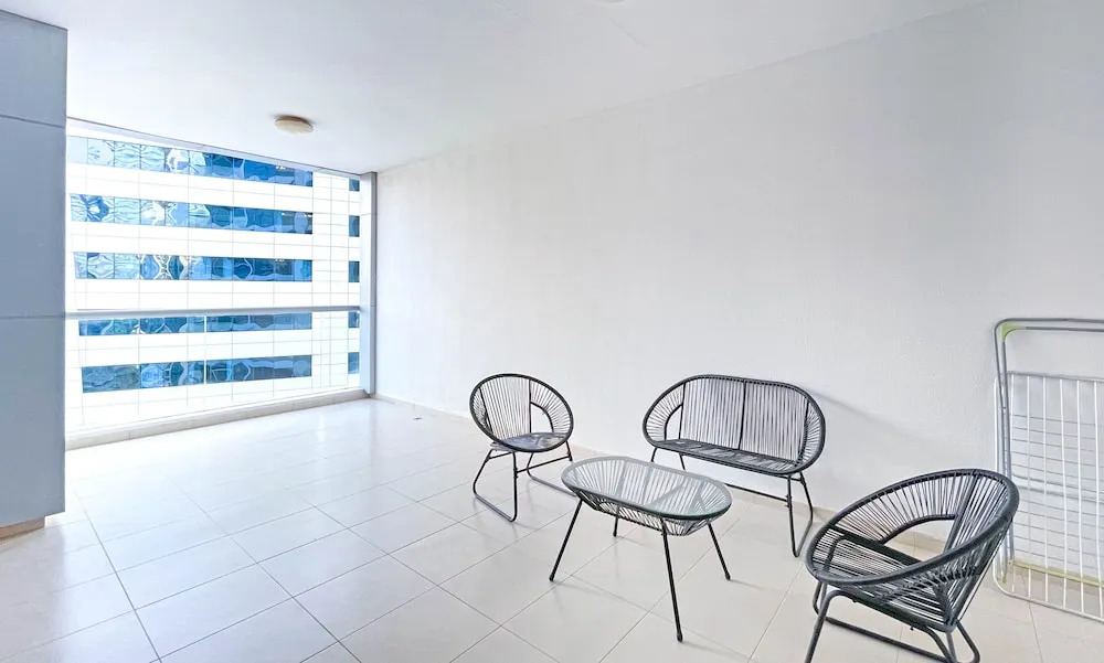 bnbme | SkyView Tower | 4 + Maids