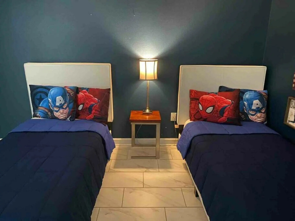 Amazing Champions Gate 7 bedrooms/6 bathrooms!