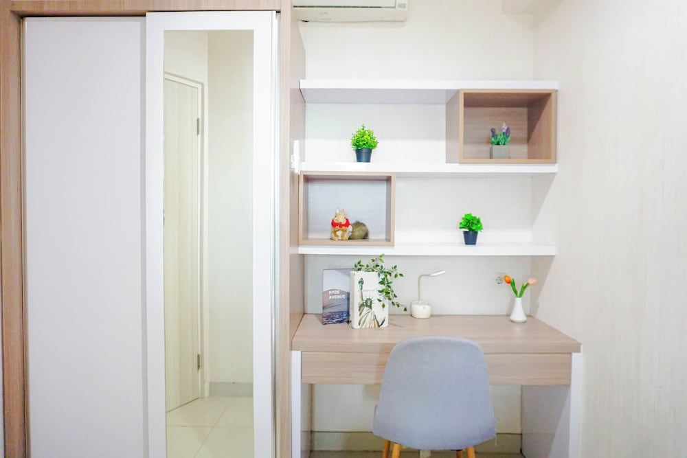 Pleasant And Relaxing 2Br Apartment Grand Kamala Lagoon