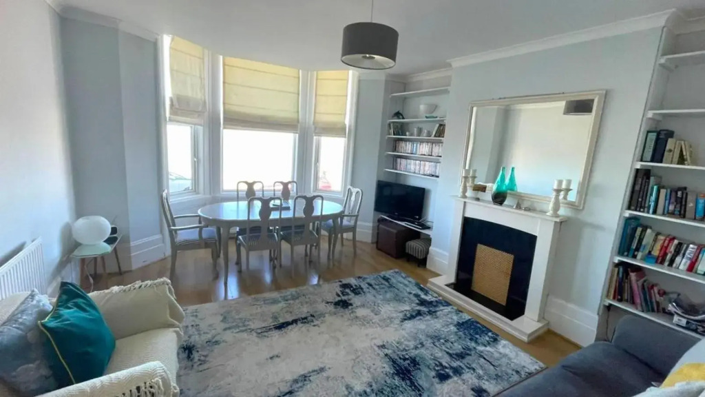 Seascape Retreat with Parking