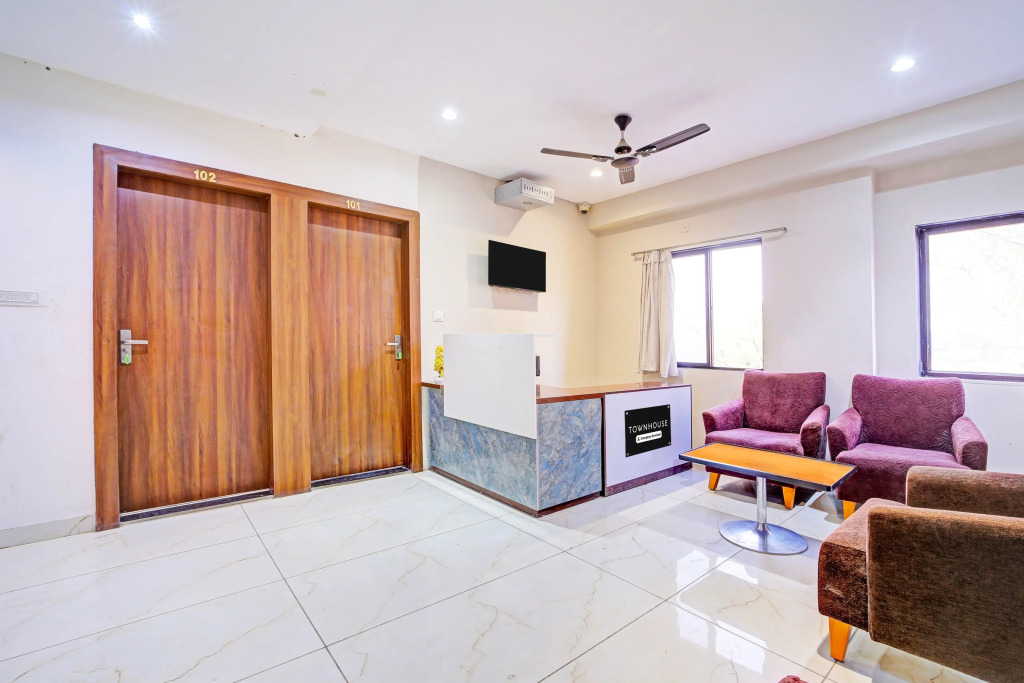 Fabhotel Grand Vista