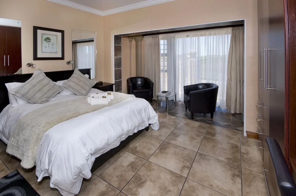 Dolphin Dance Lodge