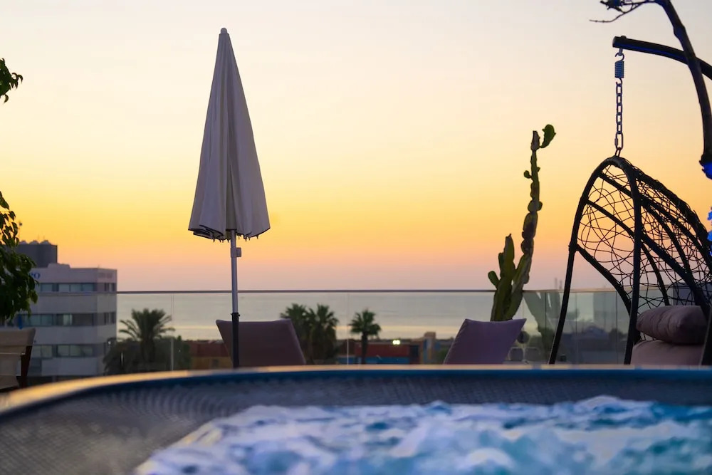 Mesogios House Suites