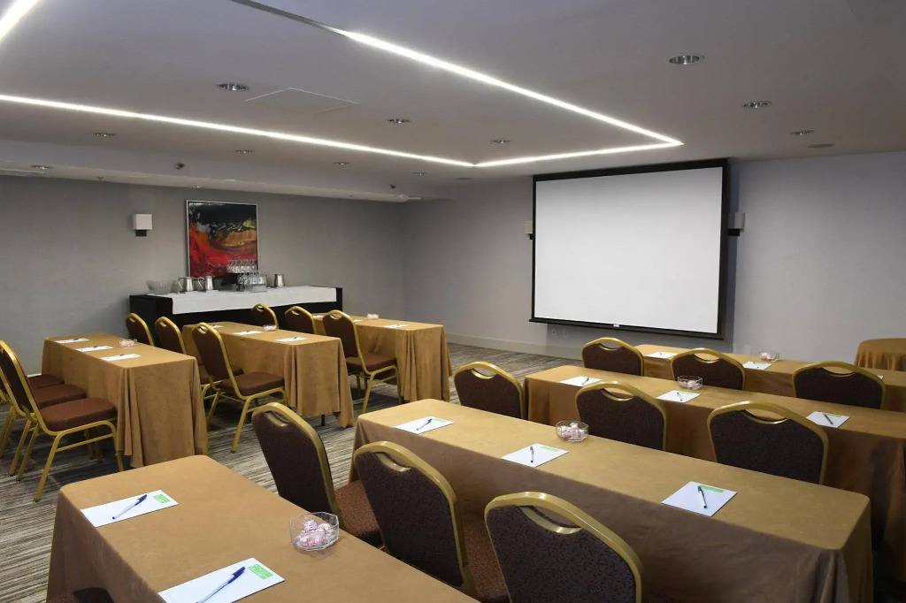 Holiday Inn Irving Las Colinas by IHG