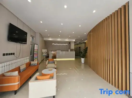 Longkou Huayi Collection Hotel